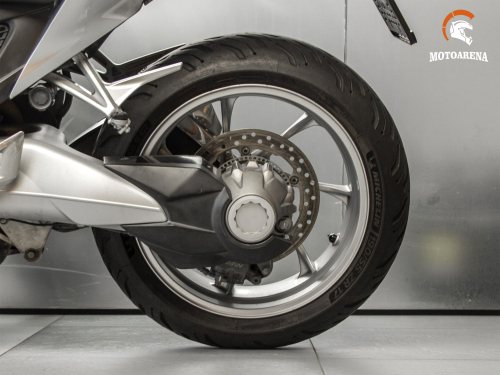 Honda VFR 1200F фото 17