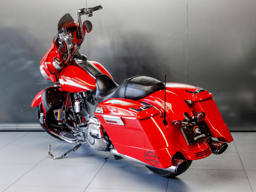 Harley-Davidson CVO Street Glide фото 7