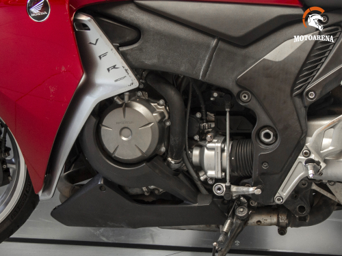 Honda VFR 1200F фото 14