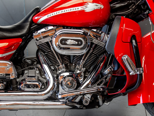 Harley-Davidson CVO Street Glide фото 13