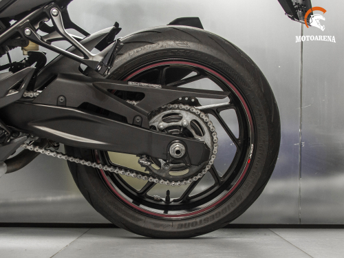 Suzuki GSX-S 750 фото 17